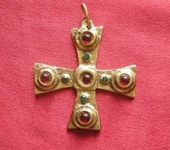 Pendentif Croix médiévale bronze